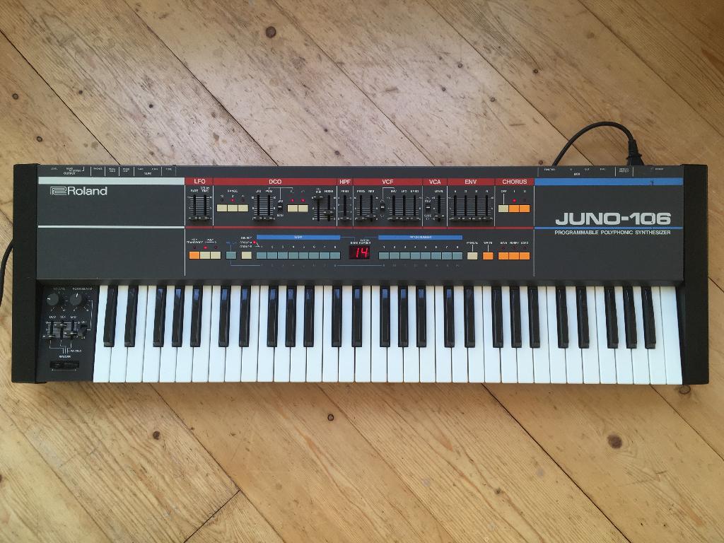 Roland Juno 106, Ophalen, Gebruikt, 61 toetsen, Roland
