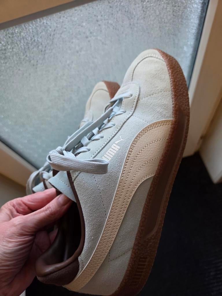 Puma sneakers - Lichtblauw met bruine zool, Kleding | Dames, Schoenen, Ophalen of Verzenden, Sneakers of Gympen, Gedragen, Puma