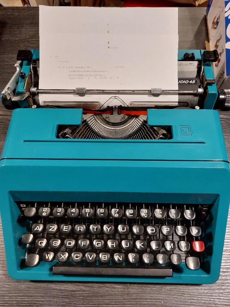 Vintage Olivetti Studio 45 draagbare mechanische typemachine, Ophalen of Verzenden, Zo goed als nieuw