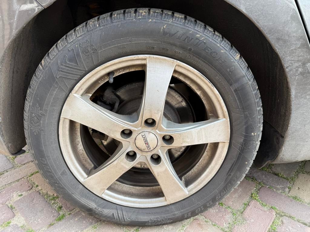 Velgen met winterbanden kia carens, Ophalen of Verzenden