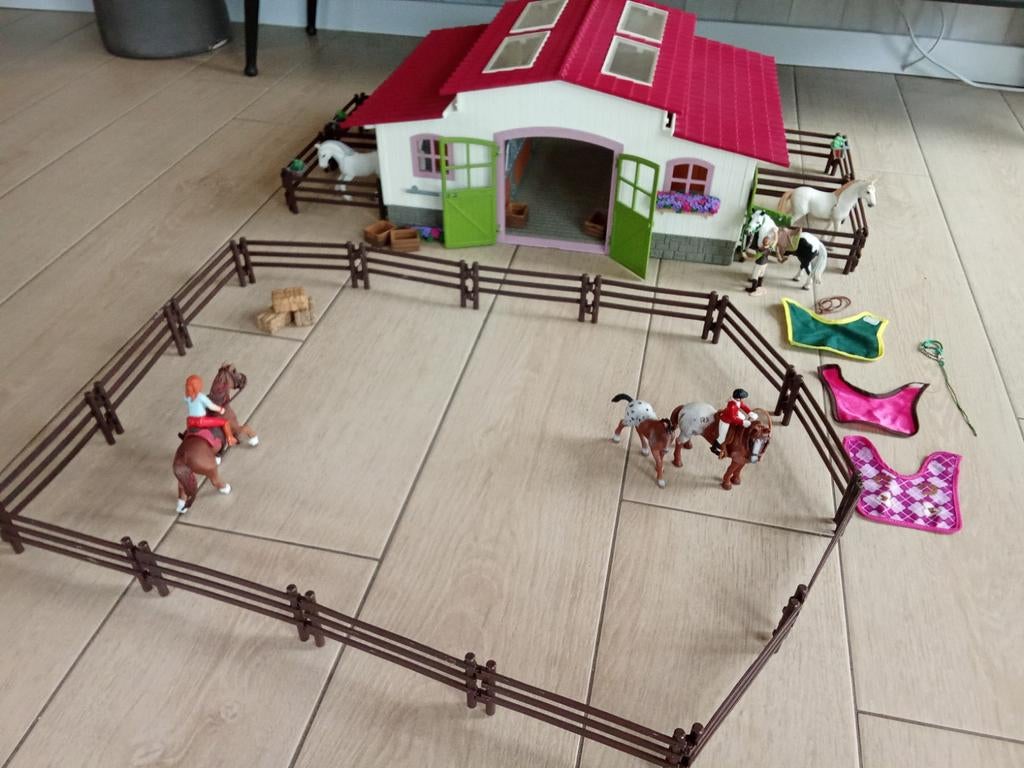 Schleich Manage 42344 met paarden en accessoires, Ophalen of Verzenden, Gebruikt, Jongen of Meisje