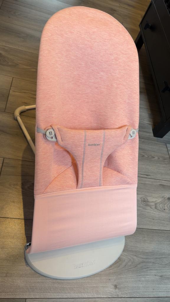 BabyBjörn wipstoel roze, Kinderen en Baby's, Wipstoeltjes, Zo goed als nieuw, Wipstoel, Overige merken, Met gordel(s) of riempje(s)