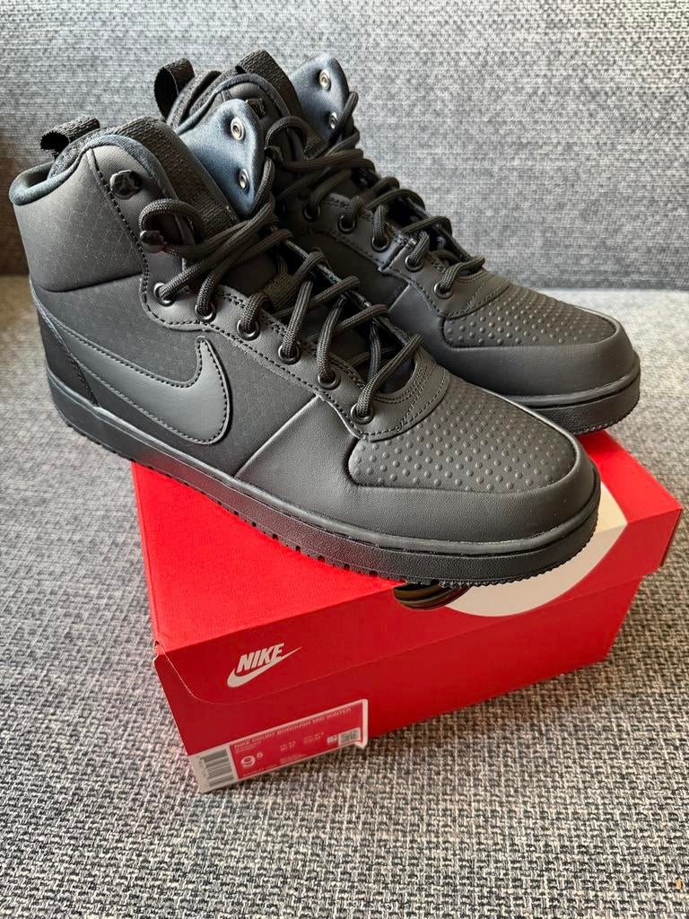 Nike Court Borough Mid Winter maat 43, Kleding | Heren, Schoenen, Zwart, Nieuw, Ophalen of Verzenden, Sneakers of Gympen