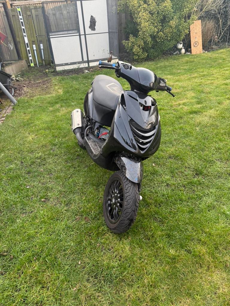 Zip SP 180cc, Ophalen, Zo goed als nieuw, Benzine, Zip