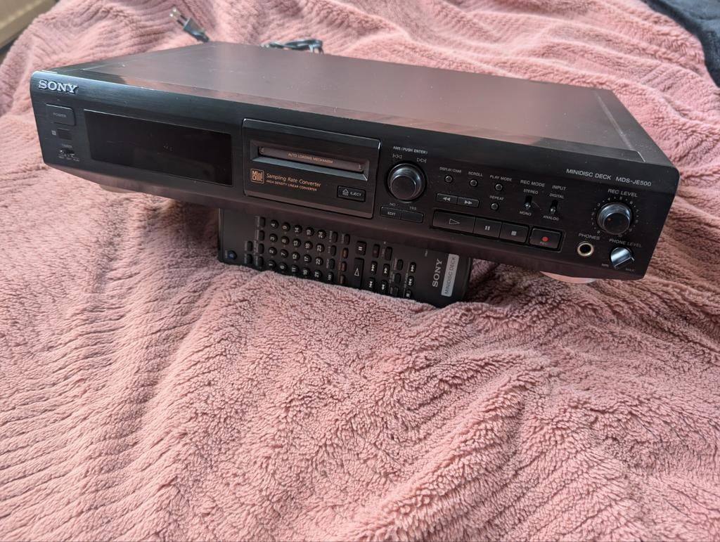 Sony MDS-JE500 minidisk recorder met afstandsbediening., Ophalen