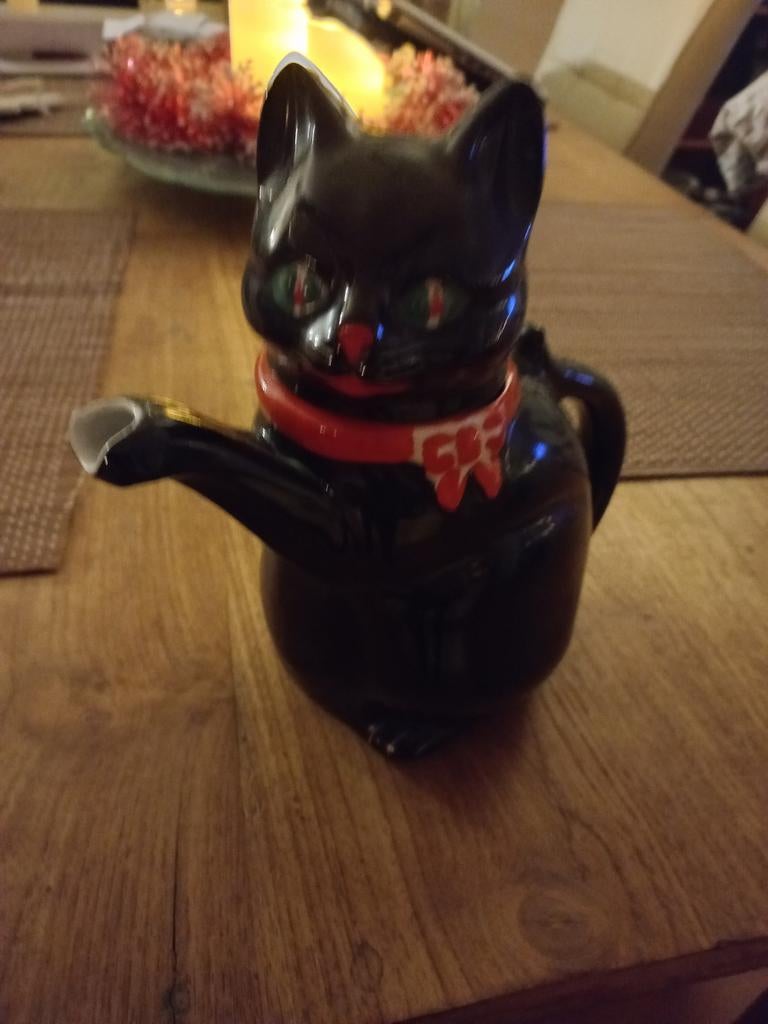 Te koop mooie poes thee pot, Ophalen of Verzenden