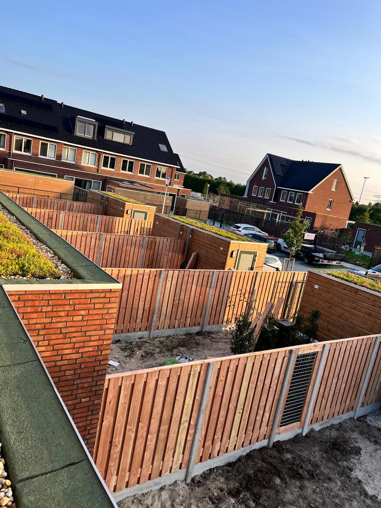 Hout-beton schutting v.a €110,- pm incl montage & matrialen, 1 tot 2 meter, Verzenden, 6 meter of meer, Nieuw