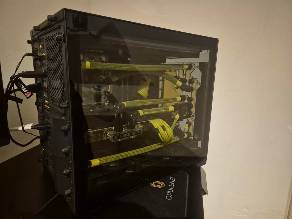 High end gaming pc - Watergekoeld, Ophalen of Verzenden, Zo goed als nieuw, Gaming, HDD