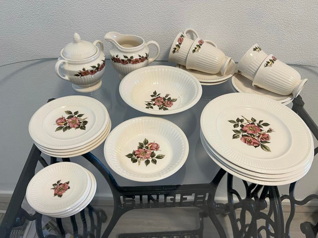 Wedgwood Briar Rose Koffie/Taart Servies 4 Personen, Ophalen, Zo goed als nieuw, Wedgwood, Porselein