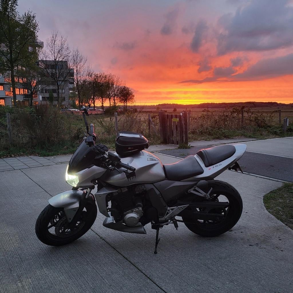 Uitzonderlijke Kawasaki Z750 uit 2005 - Naked Bike, Motoren, Motoren | Kawasaki, 4 cilinders, Motorrijbewijs A, Sportuitlaat, Particulier