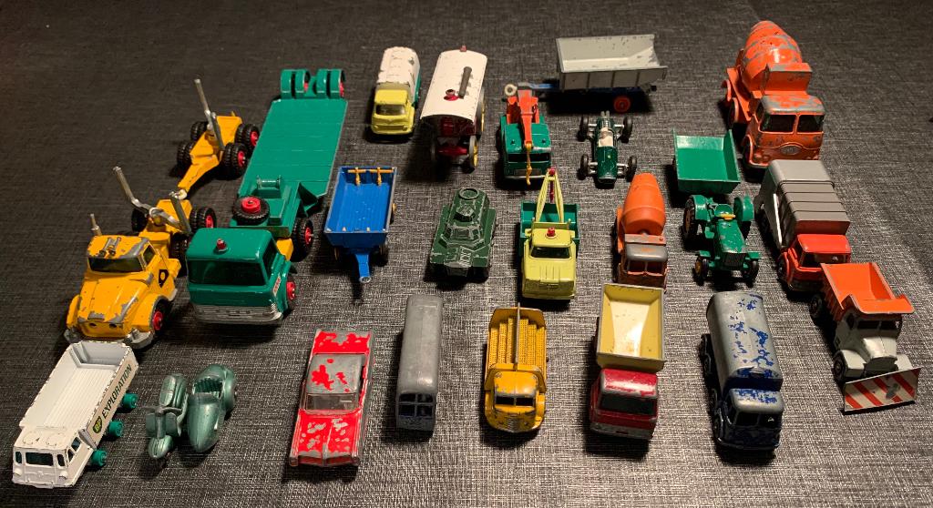 LESNEY en MATCHBOX speelgoedauto’s jaren ‘60, Verzamelen, Ophalen, Gebruikt, Auto's
