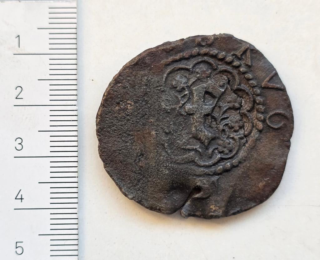 Oud lakenlood met gotische letter in ring., Verzenden