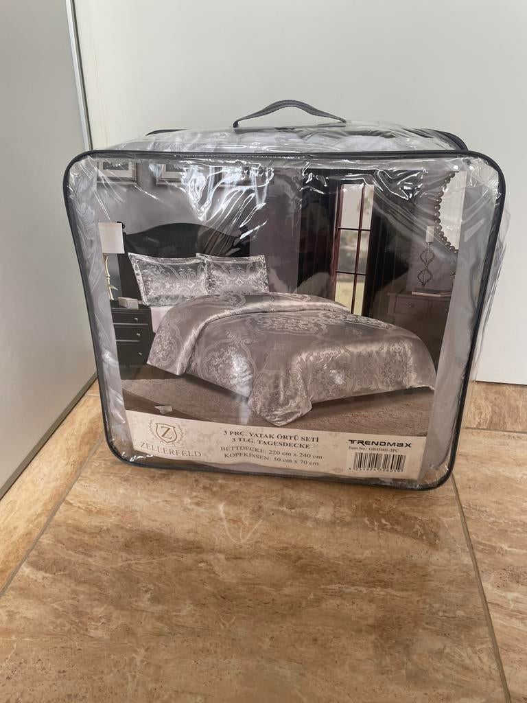 Nieuwe in verpakking  Bed Sprei, Huis en Inrichting, Ophalen of Verzenden, Nieuw