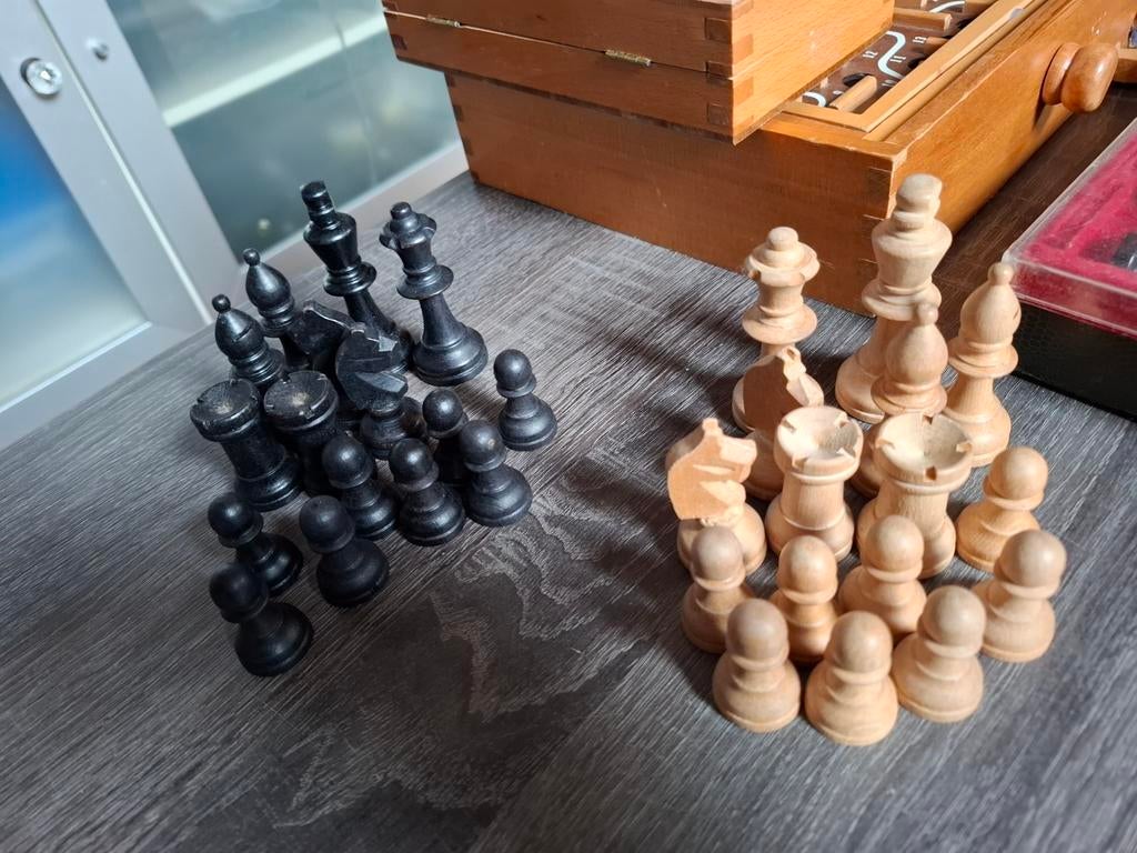 Mooie schaakstukken - 80 mm koning - Zeer goede staat, Ophalen of Verzenden, Zo goed als nieuw