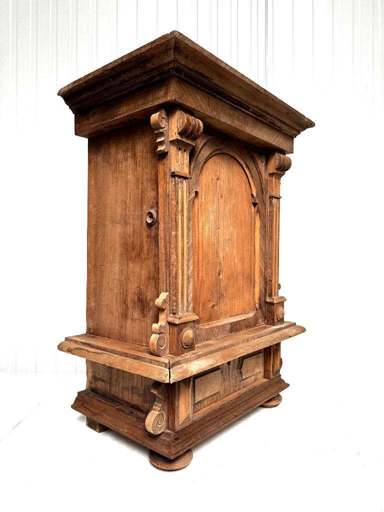 antiek LADEKASTJE wandkastje nachtkastje altaar keukenkastje, Antiek en Kunst, Antiek | Religie, Ophalen of Verzenden