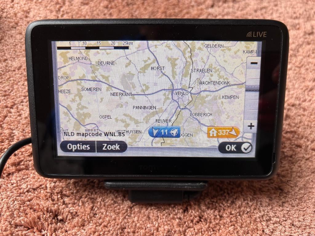 TomTom GO navigatie compleet met houder en lader, Auto diversen, Ophalen of Verzenden, Gebruikt