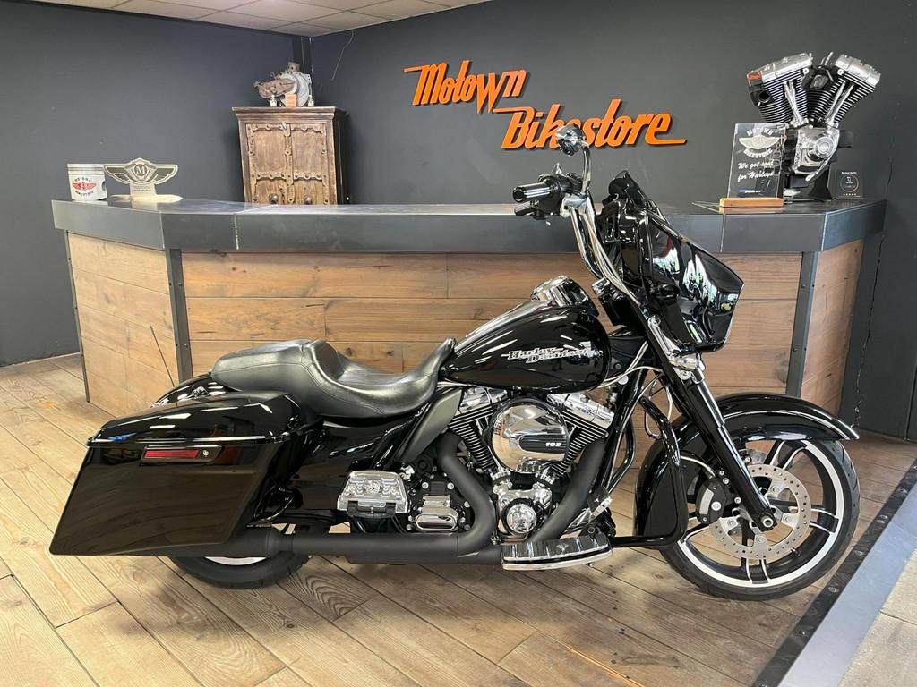Harley Davidson FLHXS 103Ci Streetglide Special Vivid Black, 3700 W Juneau Ave
53208  Milwaukee, US, 1690 cc, Info@harley-davidson.com