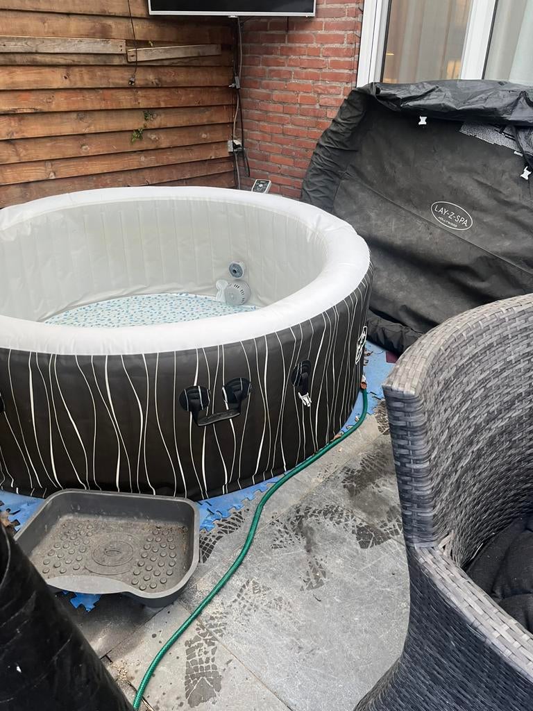Bestway lazy spa hollywood, Ophalen, Zo goed als nieuw
