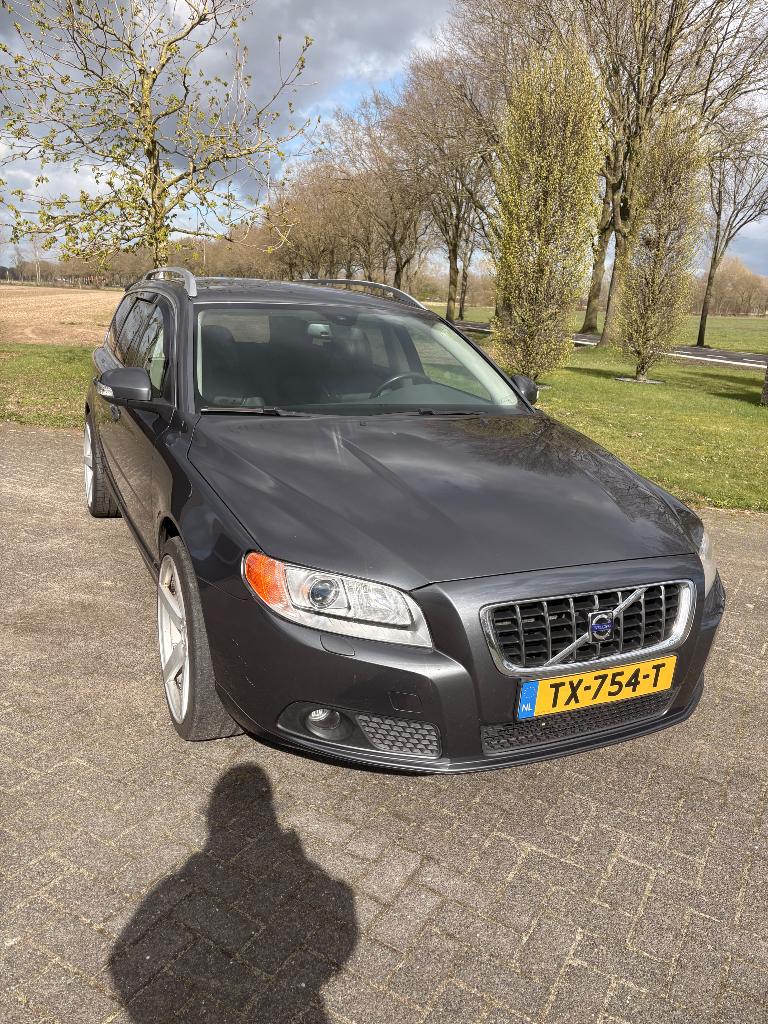 Volvo V70 2.0 2008 Grijs, Auto's, Voorwielaandrijving, 145 pk, 1487 kg, Zwart