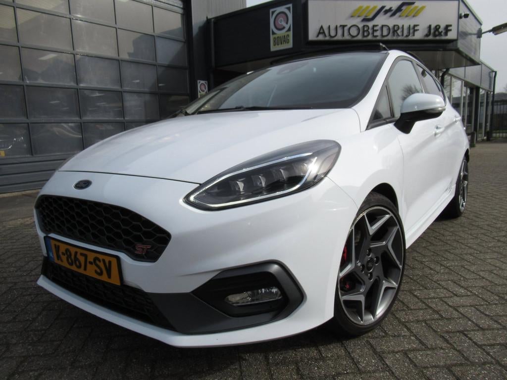Ford Fiesta 1.5 EcoBoost ST-3 / Org NL! / Recaro / PANO / NA, Auto's, Ford, Voorwielaandrijving, Gebruikt, Adaptive Cruise Control