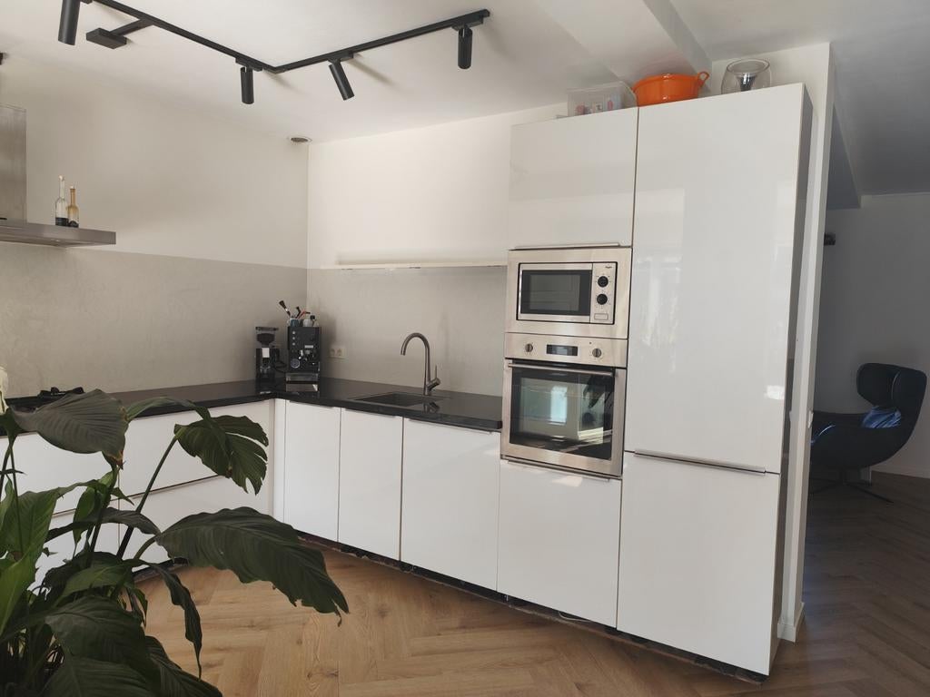 Hoekkeuken, hoogglans wit met granieten aanrechtblad, Huis en Inrichting, Ophalen, Gebruikt, Wit, Hoekkeuken