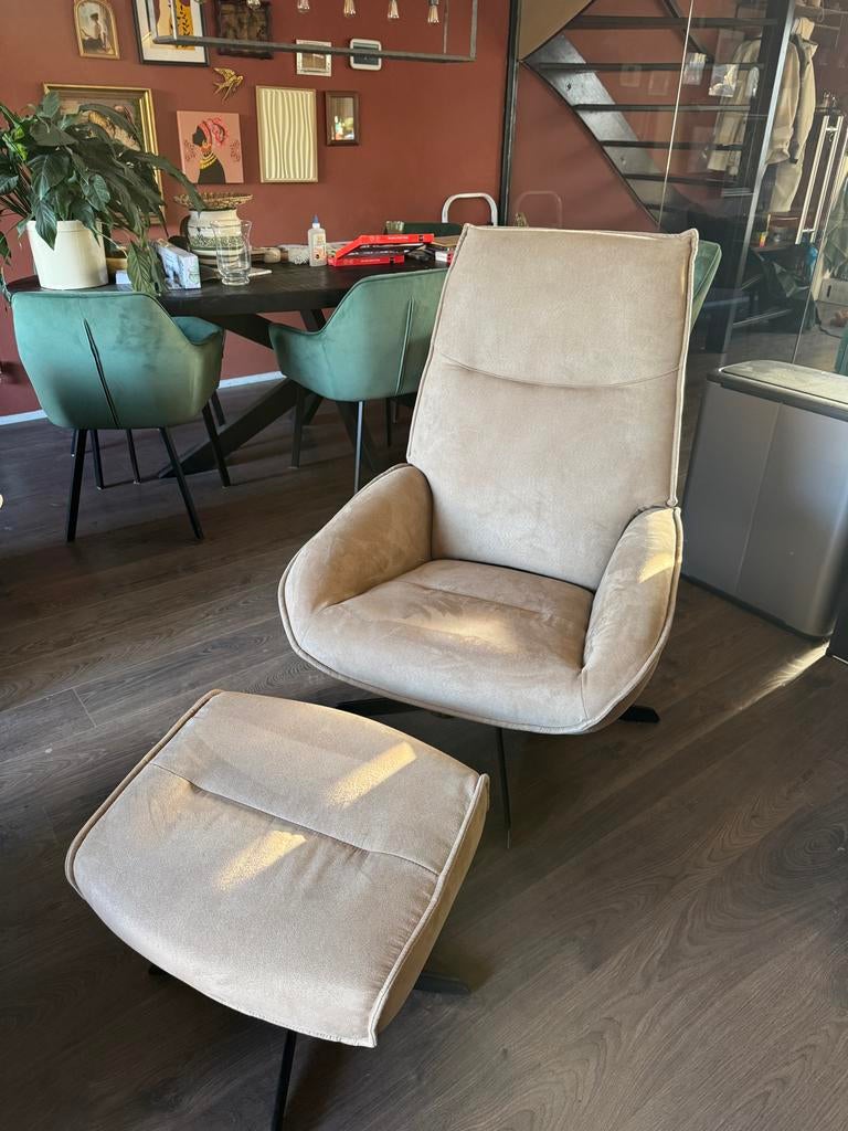 ZGAN fauteuil met lounge optie en voetenbankje, Huis en Inrichting, Fauteuils, Ophalen, 75 tot 100 cm, Zo goed als nieuw, Stof