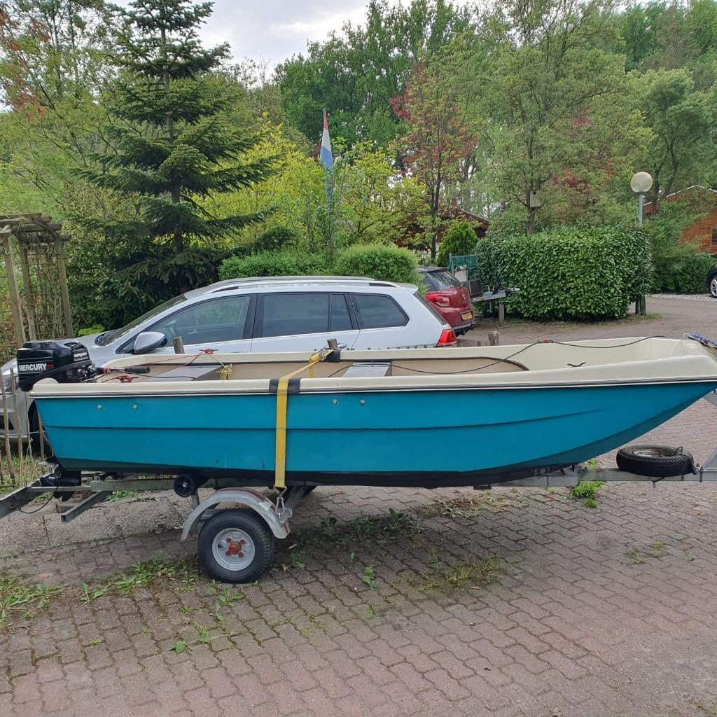 Visbootje met buitenboordmotor op trailer, Watersport en Boten, Ophalen, Gebruikt, Overige typen