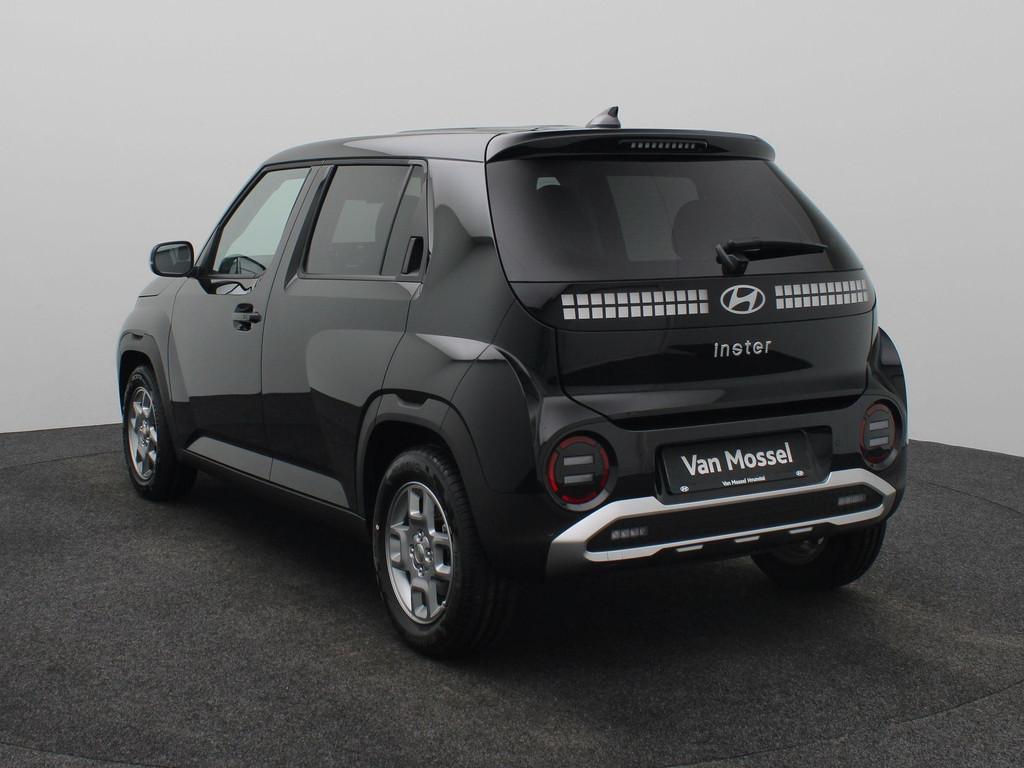 Hyundai INSTER Pulse 49 kWh | Achteruitrijcamera | Apple Car, 12 maanden, Stof, 4 stoelen, Zwart