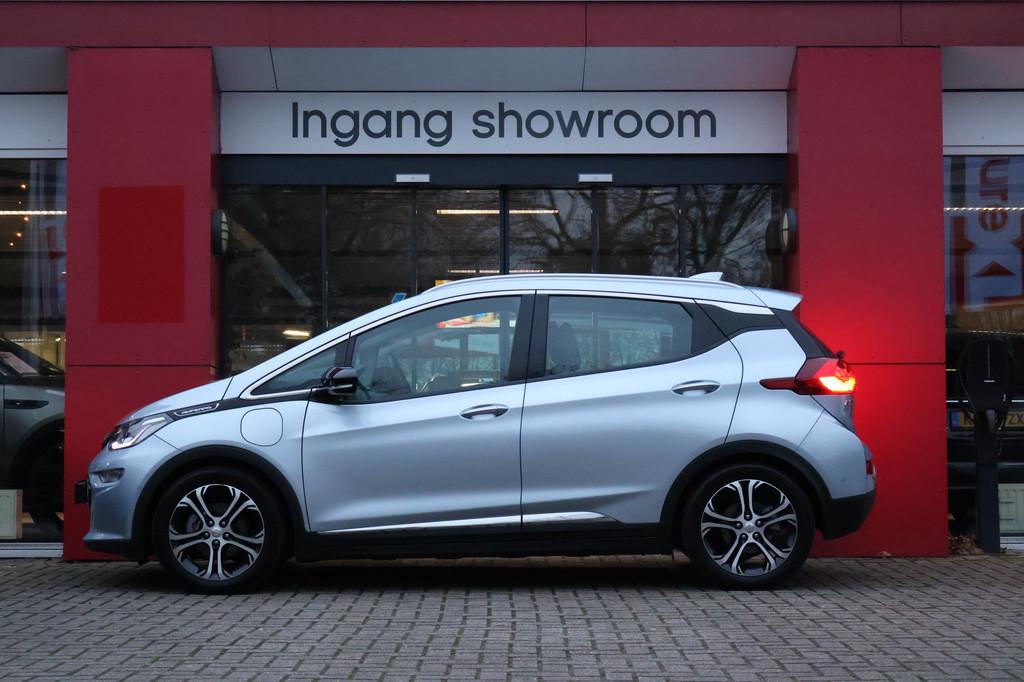 Opel Ampera-E Business Executive 60 kWh | Nieuw Accupakket |, Auto's, Opel, Zwart, Blauw, 380 km, 204 pk