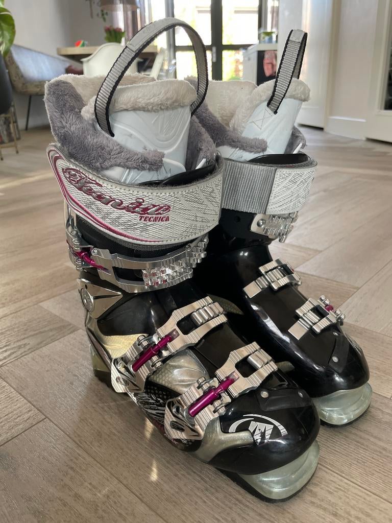 Tecnica Skischoenen - Dames - maat 23.5 (36), Overige merken, 160 tot 180 cm, Schoenen, Ophalen of Verzenden