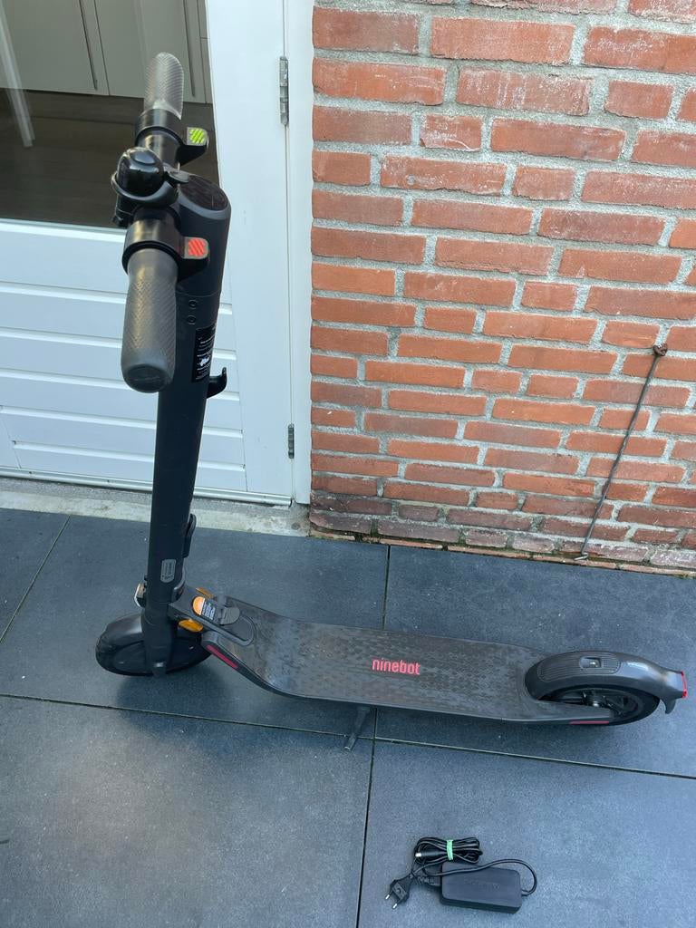 Ninebot (Segway) elektrische step - Zo goed als nieuw, Fietsen en Brommers, Steps, Ophalen of Verzenden, Zo goed als nieuw, Elektrische step (E-scooter)