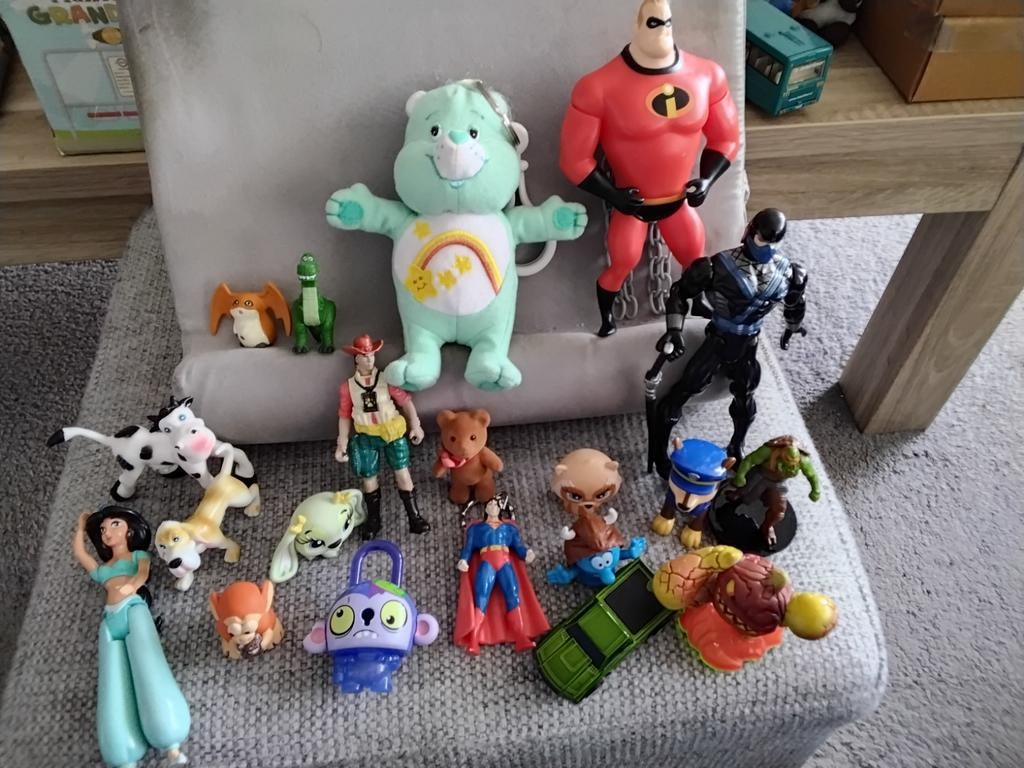 Lotje verschillende figuurtjes, Ophalen of Verzenden, Zo goed als nieuw