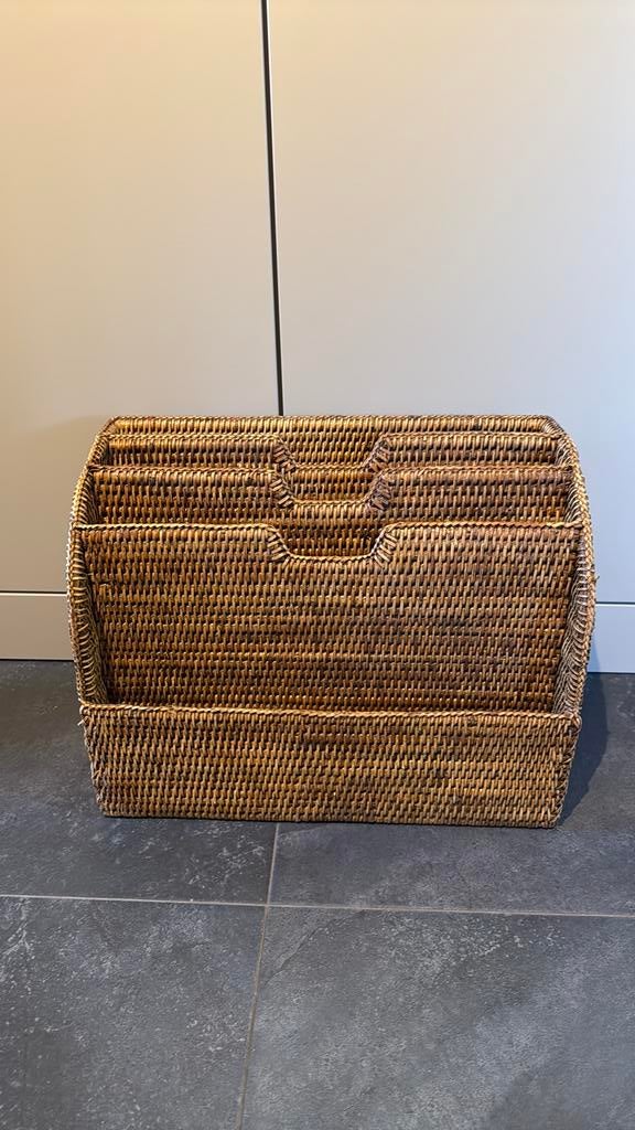 Birma rieten lectuurmand tijdschriften, Ophalen of Verzenden, Zo goed als nieuw