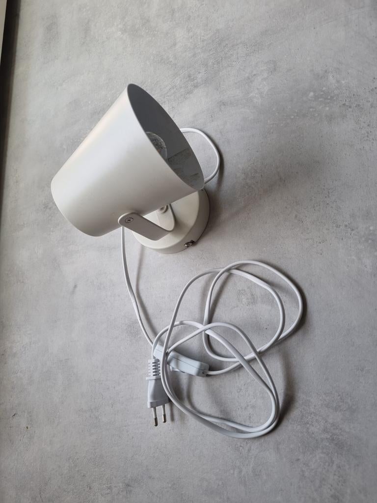 Twee witte wandlampen met snoer, Huis en Inrichting, Lampen | Wandlampen, Ophalen
