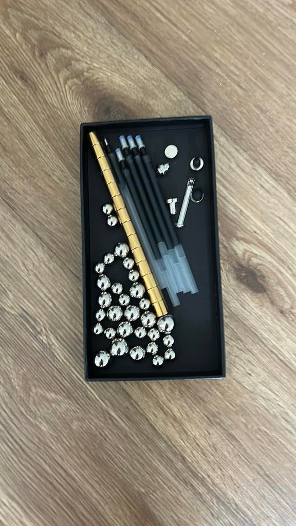 Magnetische fidget pen, Diversen, Schrijfwaren, Ophalen of Verzenden, Zo goed als nieuw