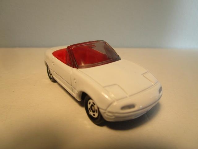 Tomica Mazda MX-5 in koekblik verpakking, Hobby en Vrije tijd, Ophalen, Nieuw, Auto