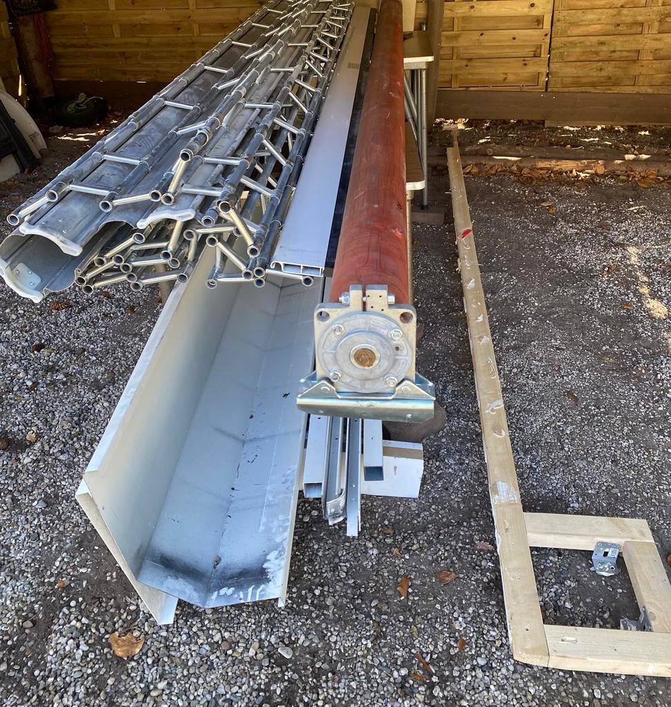 Winkel anti inbraak rolluik ca. 3.80 m. en 82 cm. Rolgordijn, Doe-het-zelf en Verbouw, Rolluiken, Ophalen, Gebruikt, 200 cm of meer