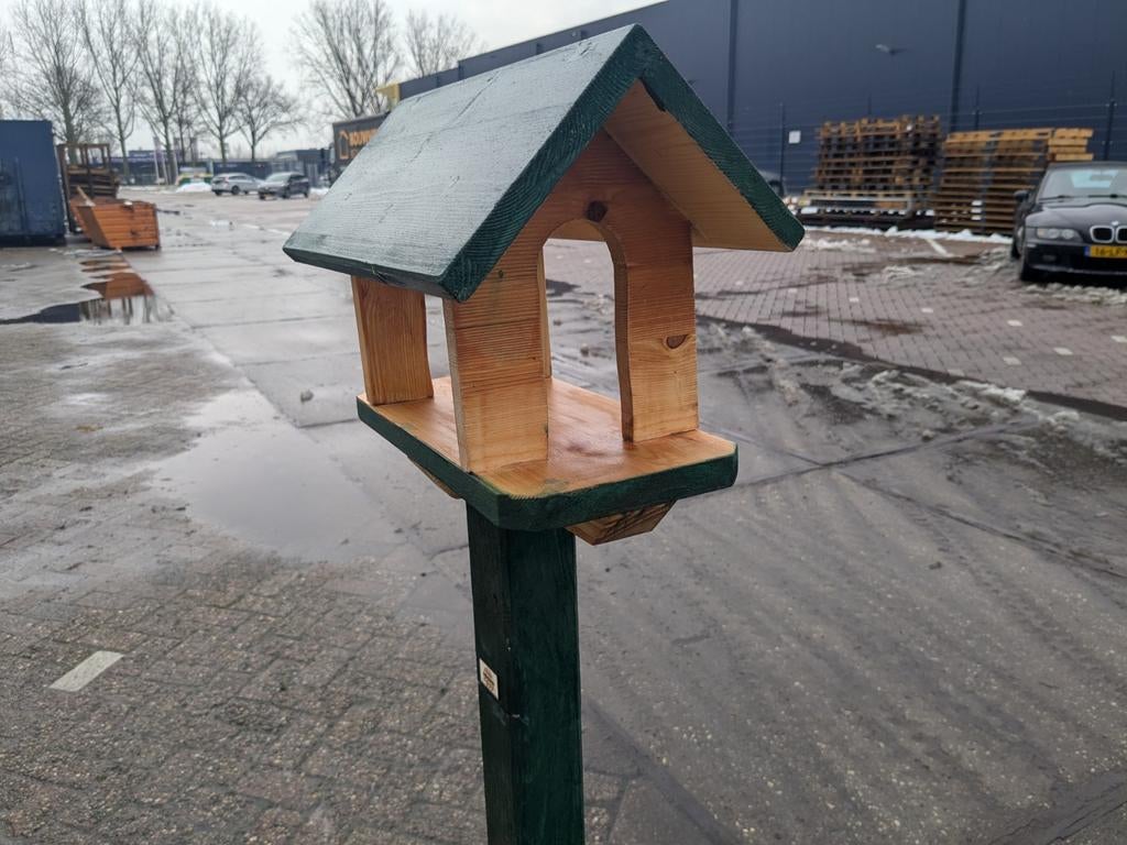 Voederhuisje met paal of wandsteun, Tuin en Terras, Vogelhuisjes en Vogelbaden, Nieuw, Ophalen
