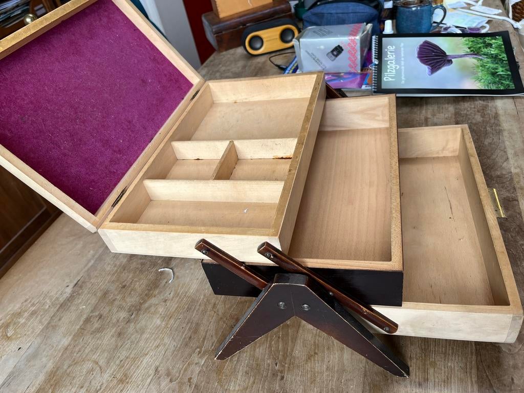 Leuk en handig uitklapbaar kastje voor kleine spulletjes, Ophalen of Verzenden, Zo goed als nieuw