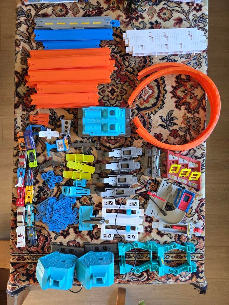 HotWheels Racebaan - Veel Onderdelen!, Kinderen en Baby's, Speelgoed | Racebanen, Ophalen of Verzenden, Hot Wheels, Handmatig