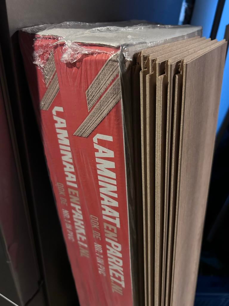 Hoomline Royal XL - Olympus - Laminaat - 2 pakken + 5 losse, Ophalen, 50 tot 150 cm, Zo goed als nieuw, 10 tot 30 cm