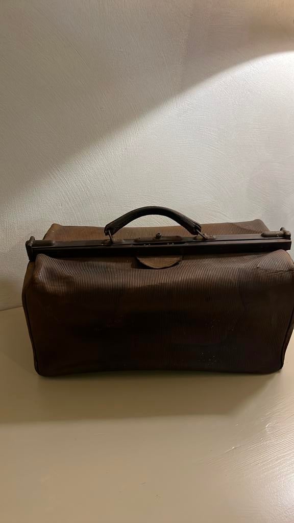 Antieke dokters koffer, Ophalen