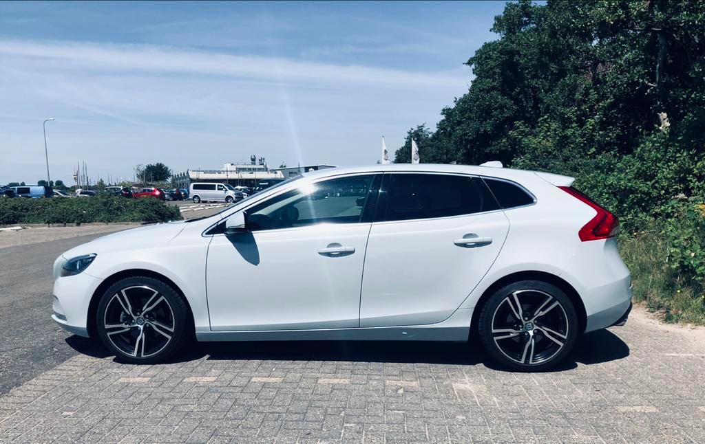 Volvo V40 1.6 T3 150PK Bijzondere Kleur - Goed Onderhouden, Auto's, Volvo, Voorwielaandrijving, USB, 4 cilinders, Blauw