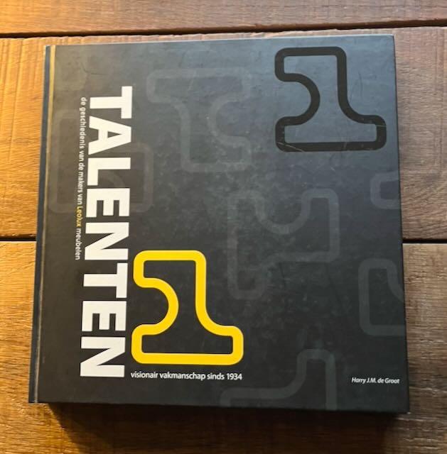 Leolux - 80-jarige geschiedenis boek, Boeken, Ophalen of Verzenden, Zo goed als nieuw, Overige onderwerpen