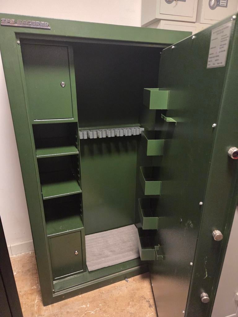 Grote Wapenkast / Kluis - Zware kwaliteit, Ophalen, Gebruikt