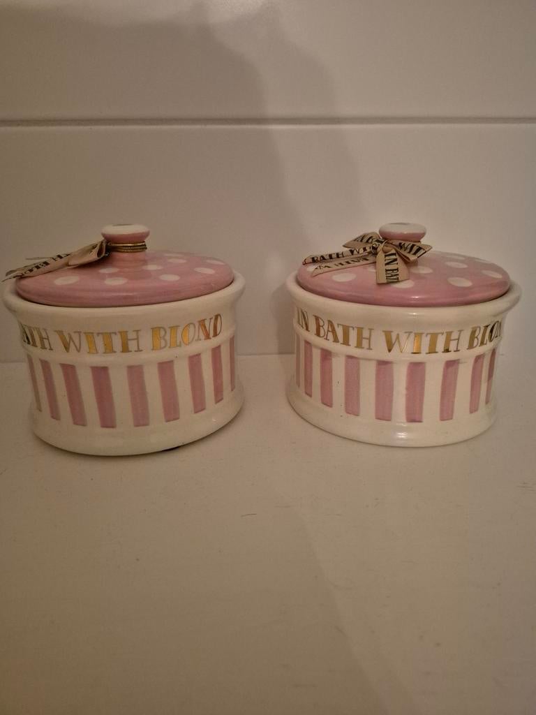In bath with blond, twee Blond Amsterdam badkamer bakjes, Ophalen, Gebruikt, Porselein of Keramiek, Schaal