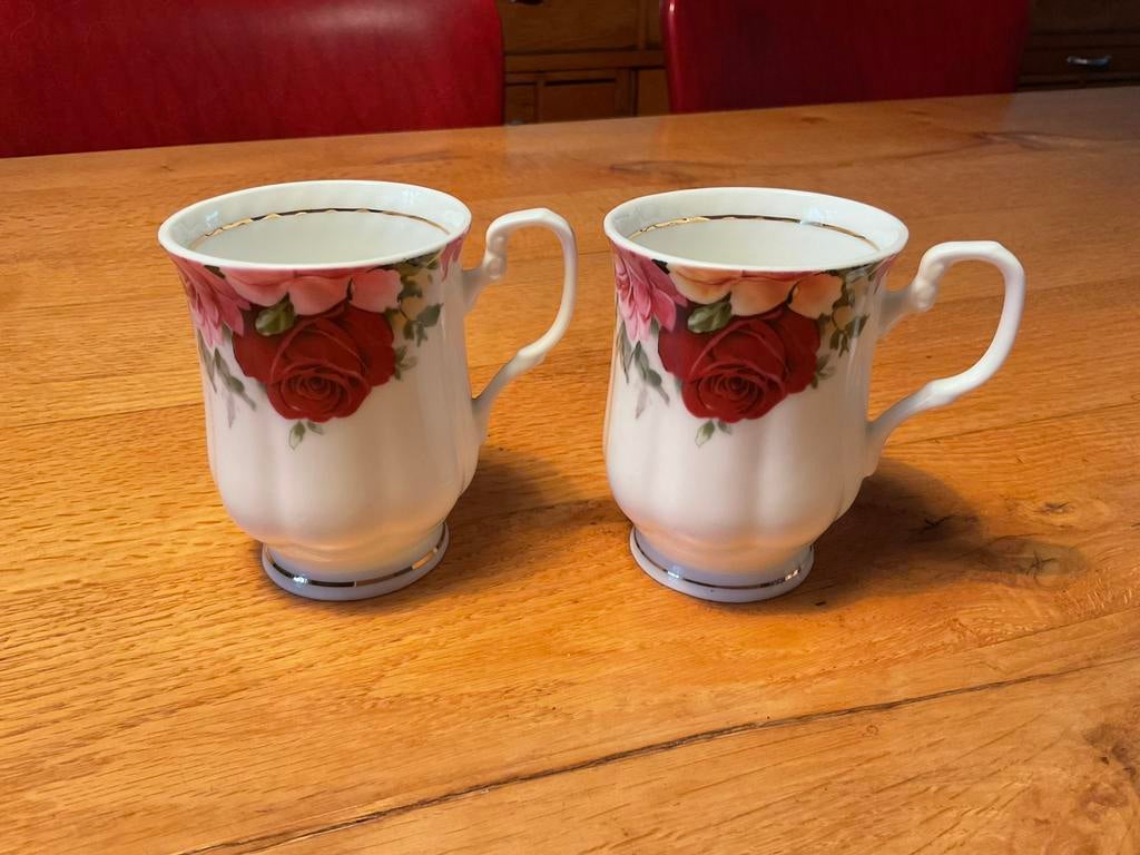 Laatste week: Twee mokjes Cambridge Garden fine bone China, Ophalen