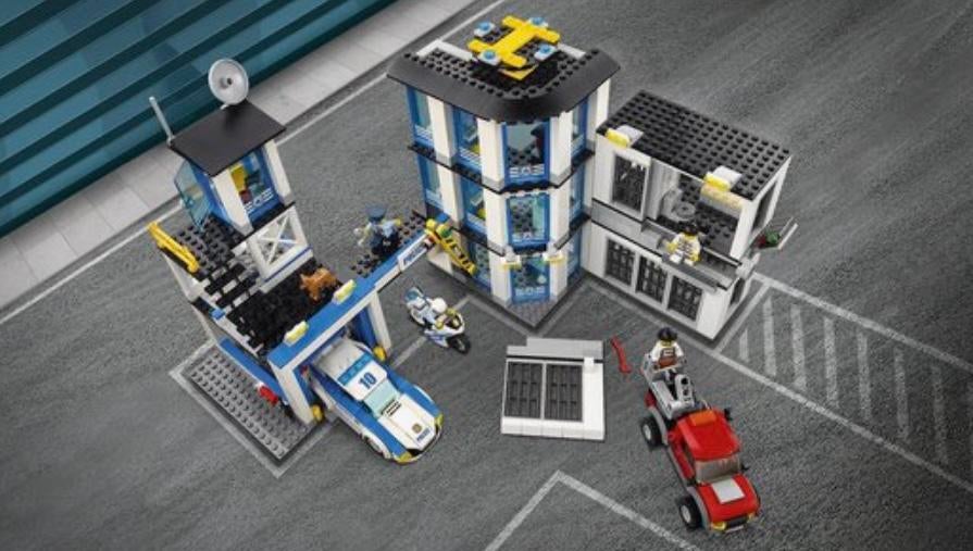 Lego city politiebureau 60141, Ophalen of Verzenden, Gebruikt