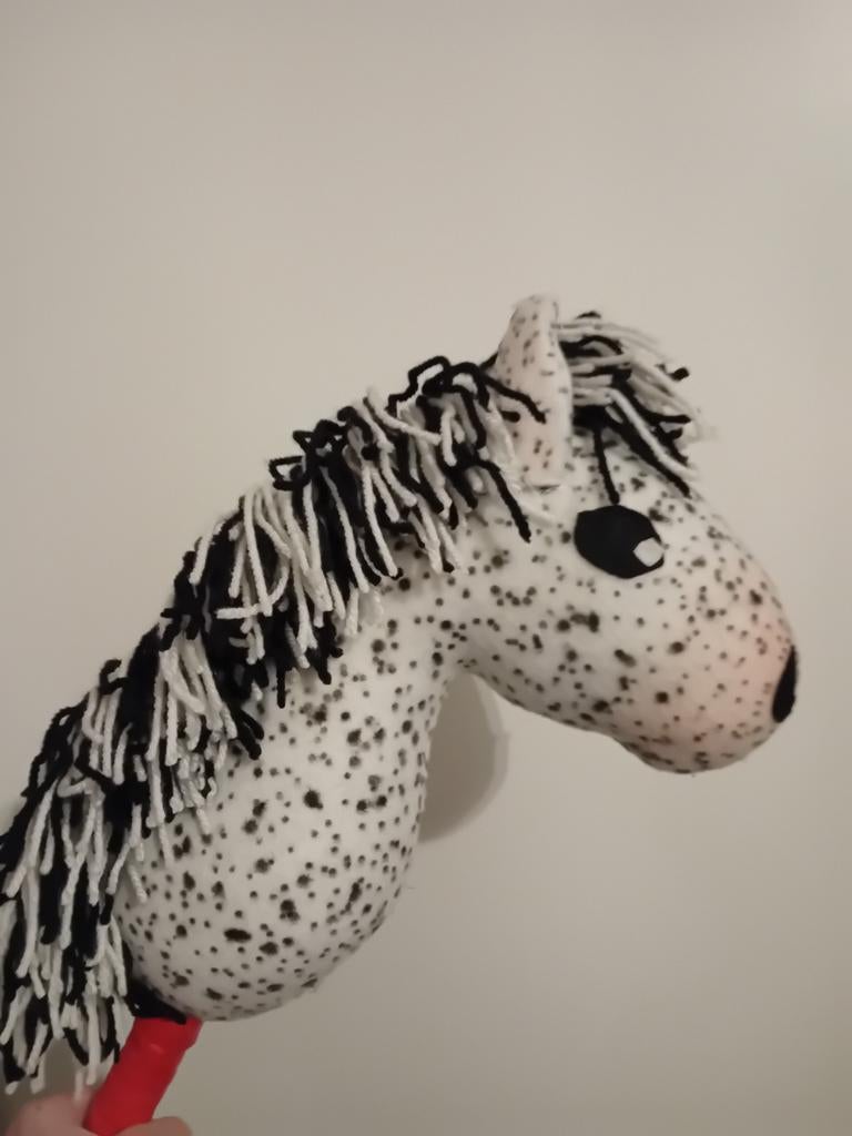 Leuke gestippte hobbyhorse!, Ophalen of Verzenden