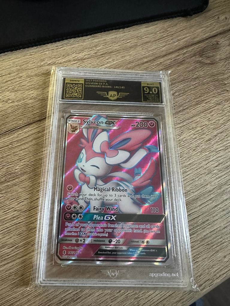 Sylveon GX 140/145 pokemon kaart Apgrading grade 9.0!, Ophalen of Verzenden, Zo goed als nieuw